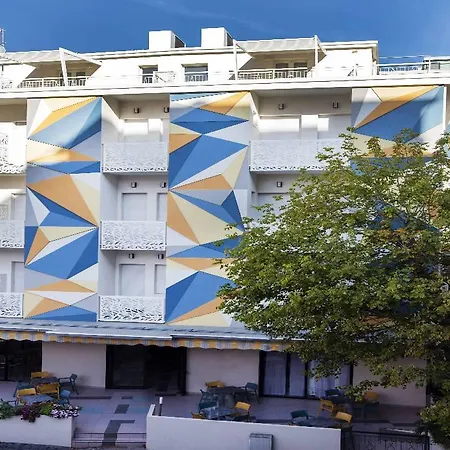 Hotel Color 3*