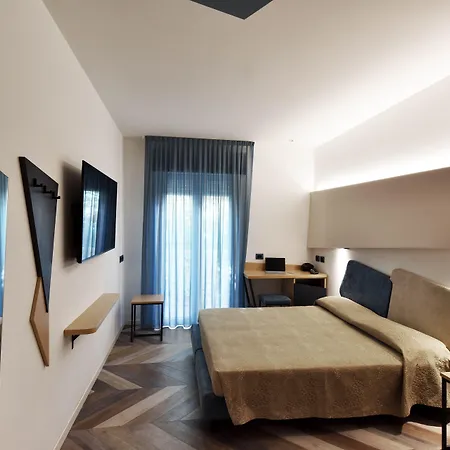 Hotell Color 3*