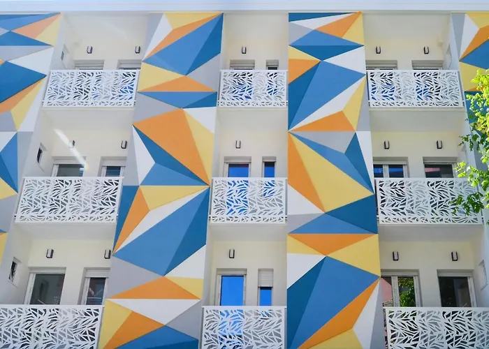 Color Hotel 3*