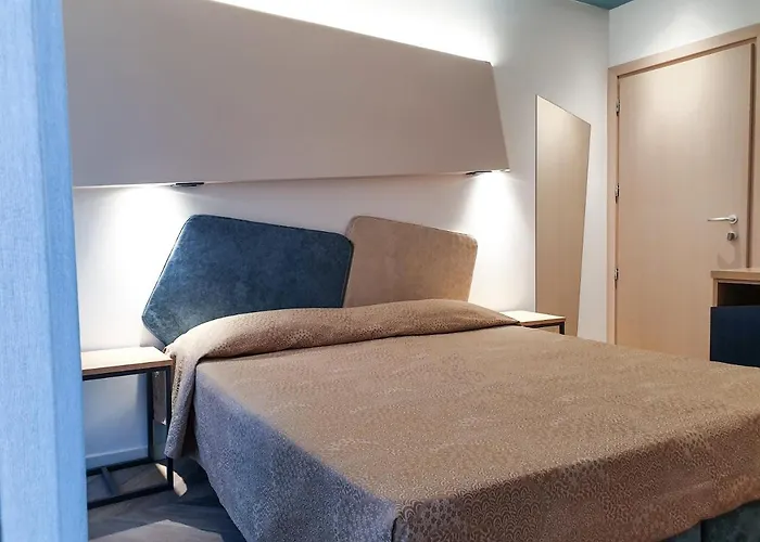 Color Hotel
