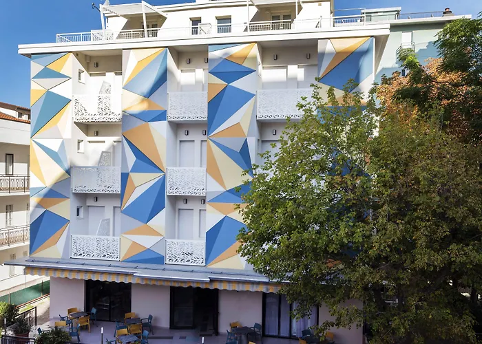 Color Hotel 3*