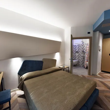 Color Hotel