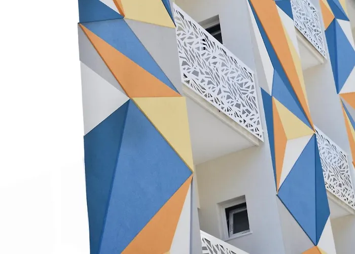 Color فندق ريميني