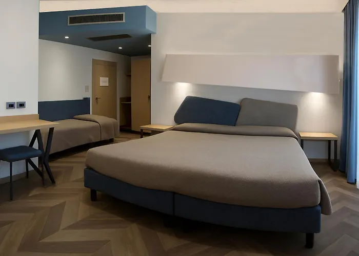 Color 3* ريميني